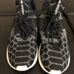 Adidas tubular 1
